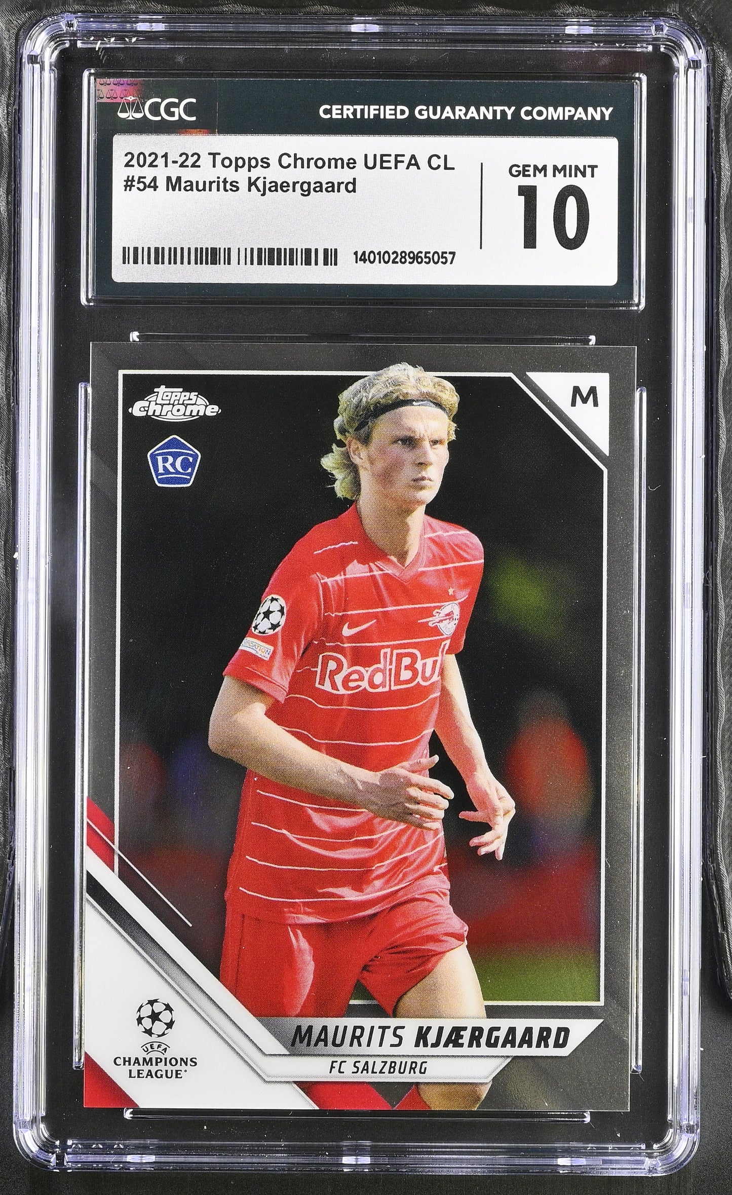Topps Maurits Kjaergaard Base Card RC Chrome UEFA Club Competitions 2021-22 #54 CGC10