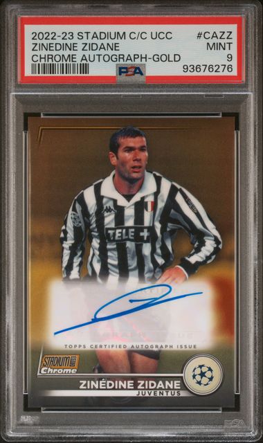 Topps Zinedine Zidane 28/50 Autograph Gold #CAZZ 2022-23 Stadium Club Chrome UCC PSA 9