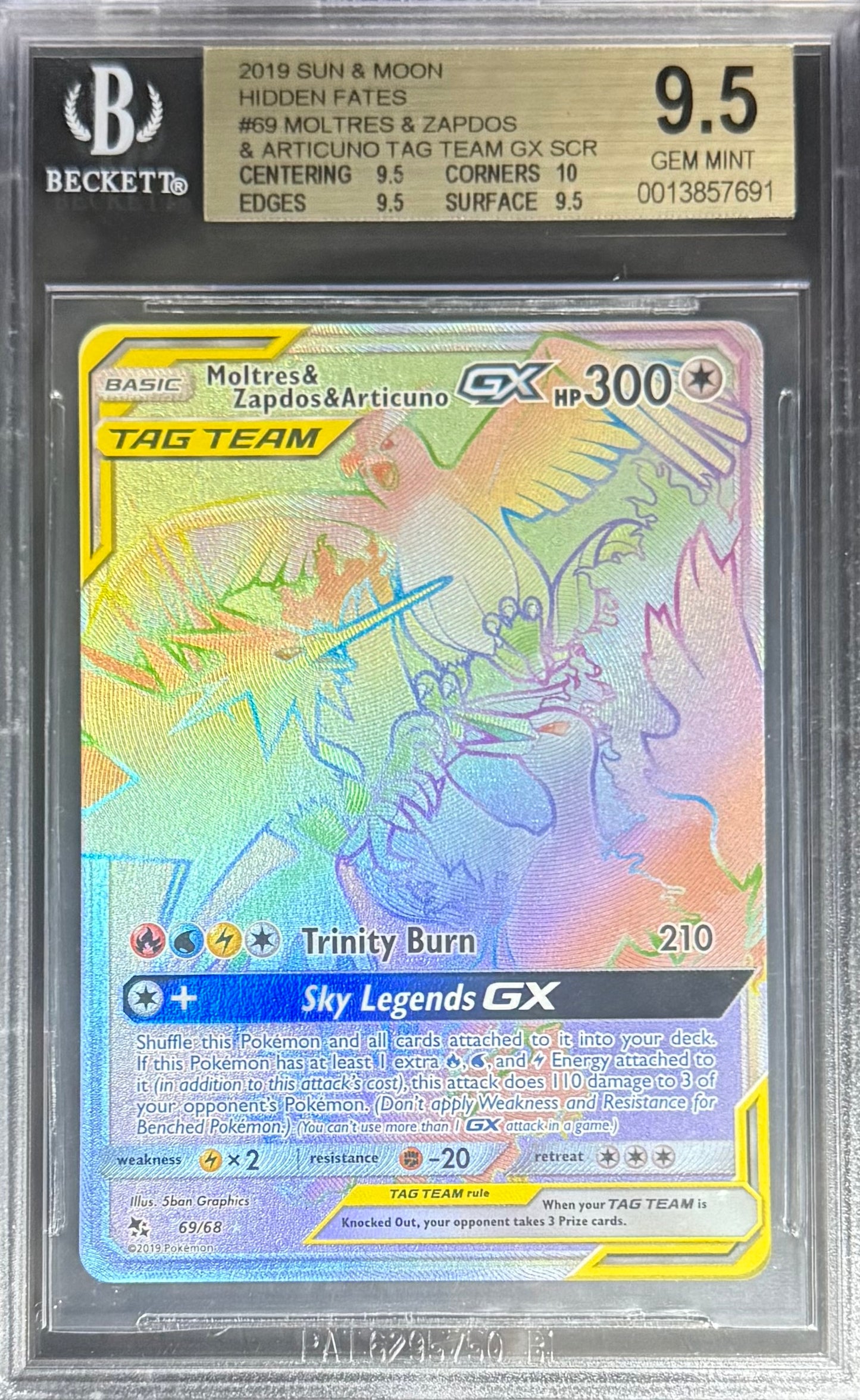 Pokemon Moltres & Zapdos & Articuno Tag Team 69/68 Pokemon Sun & Moon Hidden Fates 2019 Beckett BGS 9.5