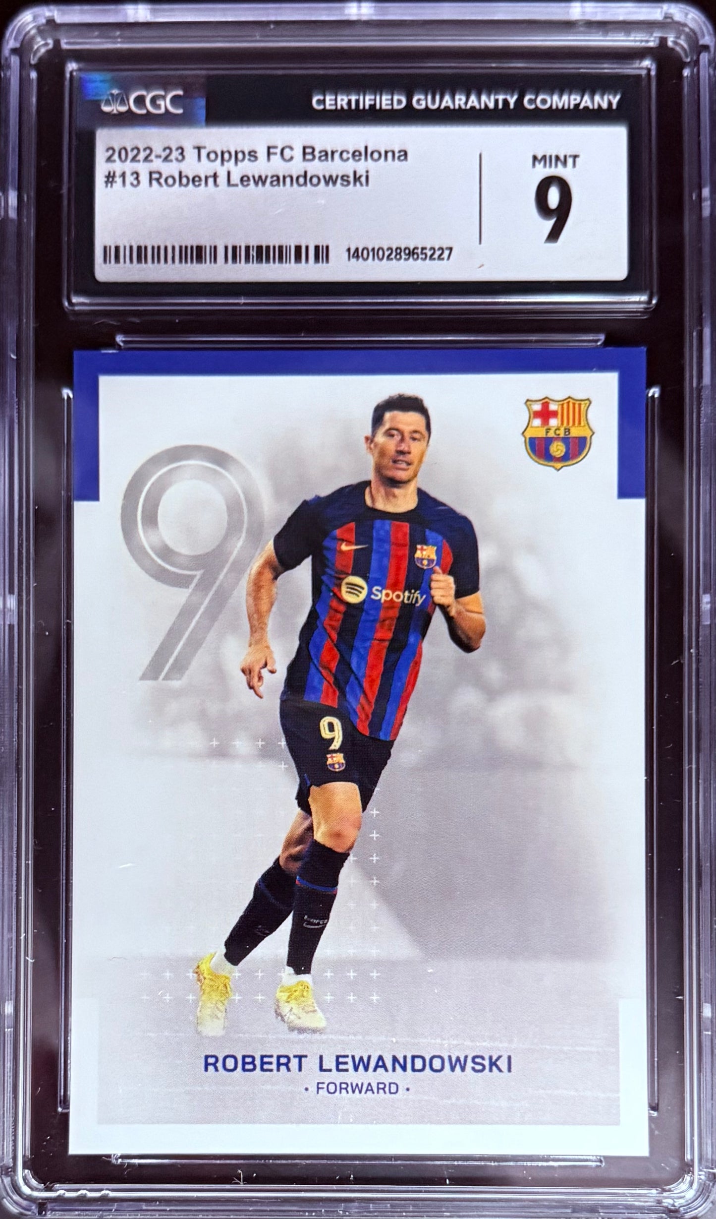 Topps Robert Lewandowski Base Card FC Barcelona Team Set 2022-23 #13 CGC9